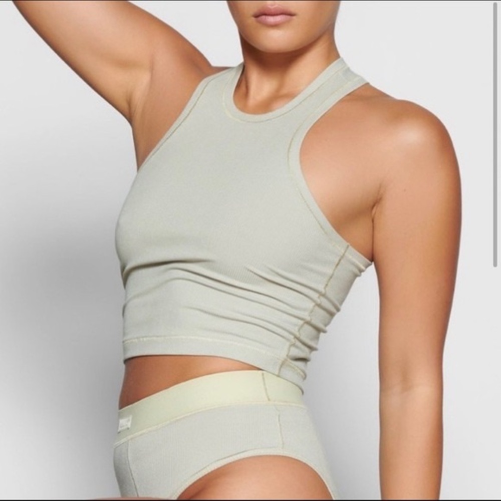 Skims RARE Soft Lounge Rib Scuba Tank in Talc